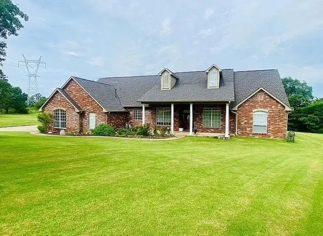 Front exterior — 450 Hickory Hill Drive, Choctaw, OK 73020