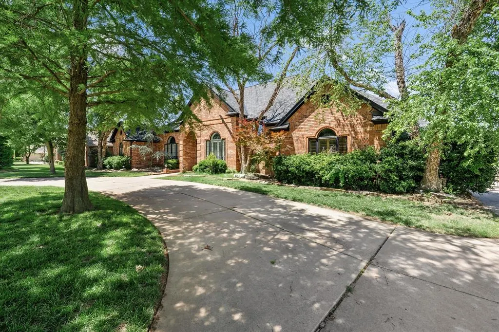 Photo 2 — 14705 Longford Way, Edmond, OK 73013