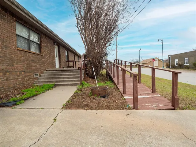 Photo 3 — 1203 N Jim Thorpe Boulevard, Prague, OK 74864