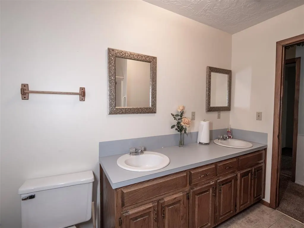 Photo 18 — 1203 N Jim Thorpe Boulevard, Prague, OK 74864