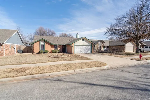 Front exterior — 1617 Wilderness Drive, Norman, OK 73071