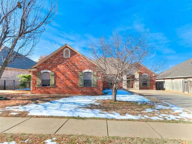 Photo 3 — 2833 Stonebrook Road, Edmond, OK 73003