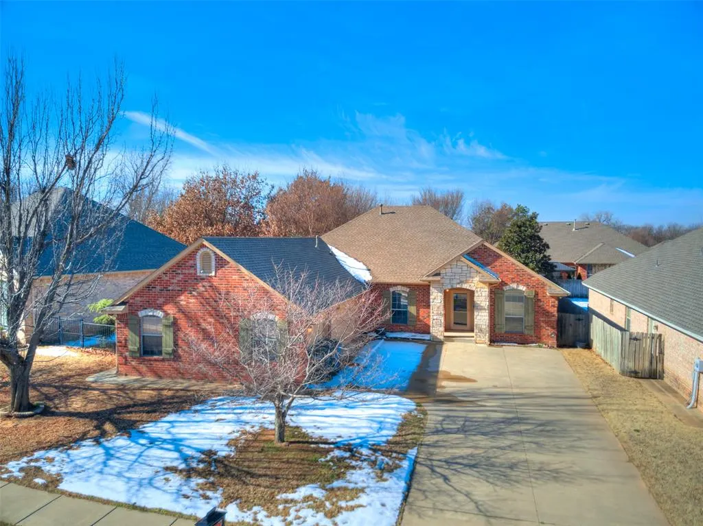 Front exterior — 2833 Stonebrook Road, Edmond, OK 73003