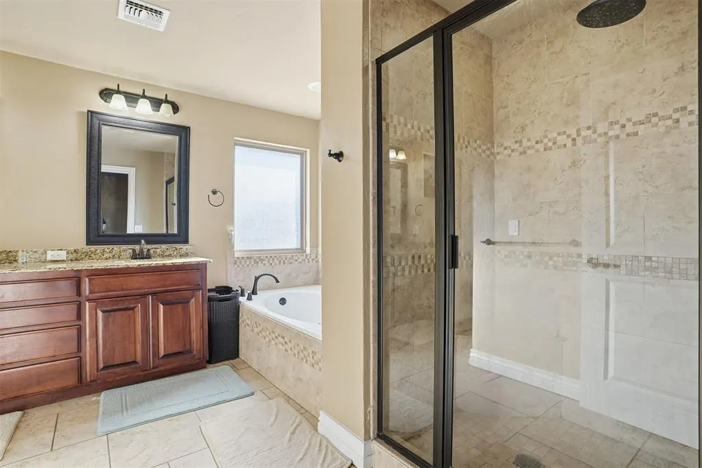 Photo 8 — 912 Stephanie Lane, Altus, OK 73521