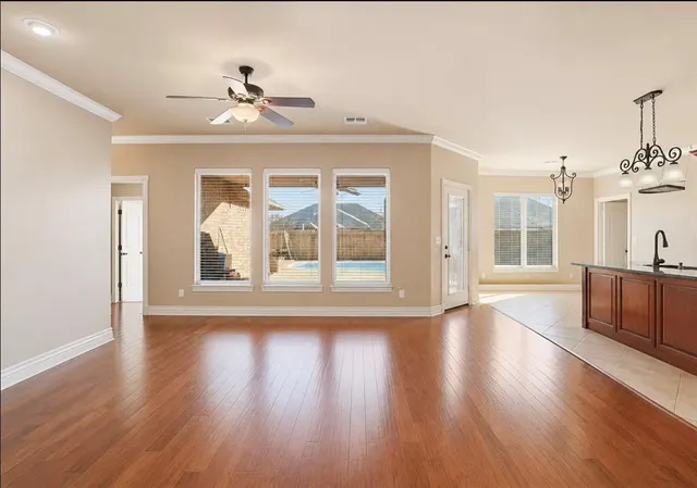 Photo 4 — 912 Stephanie Lane, Altus, OK 73521