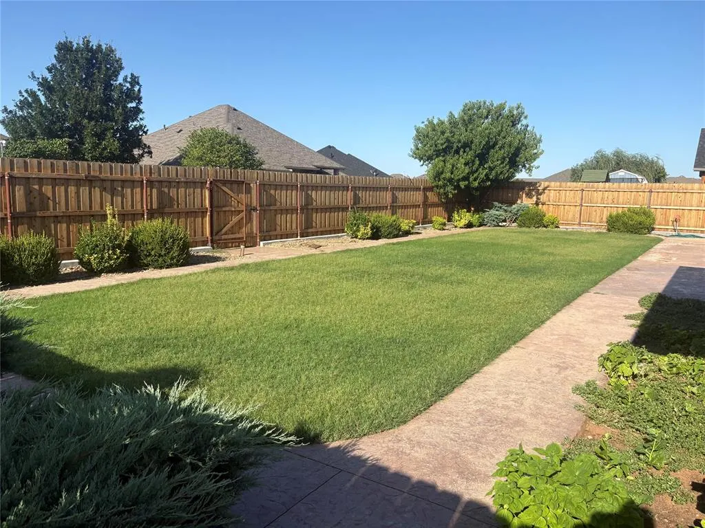 Photo 31 — 912 Stephanie Lane, Altus, OK 73521