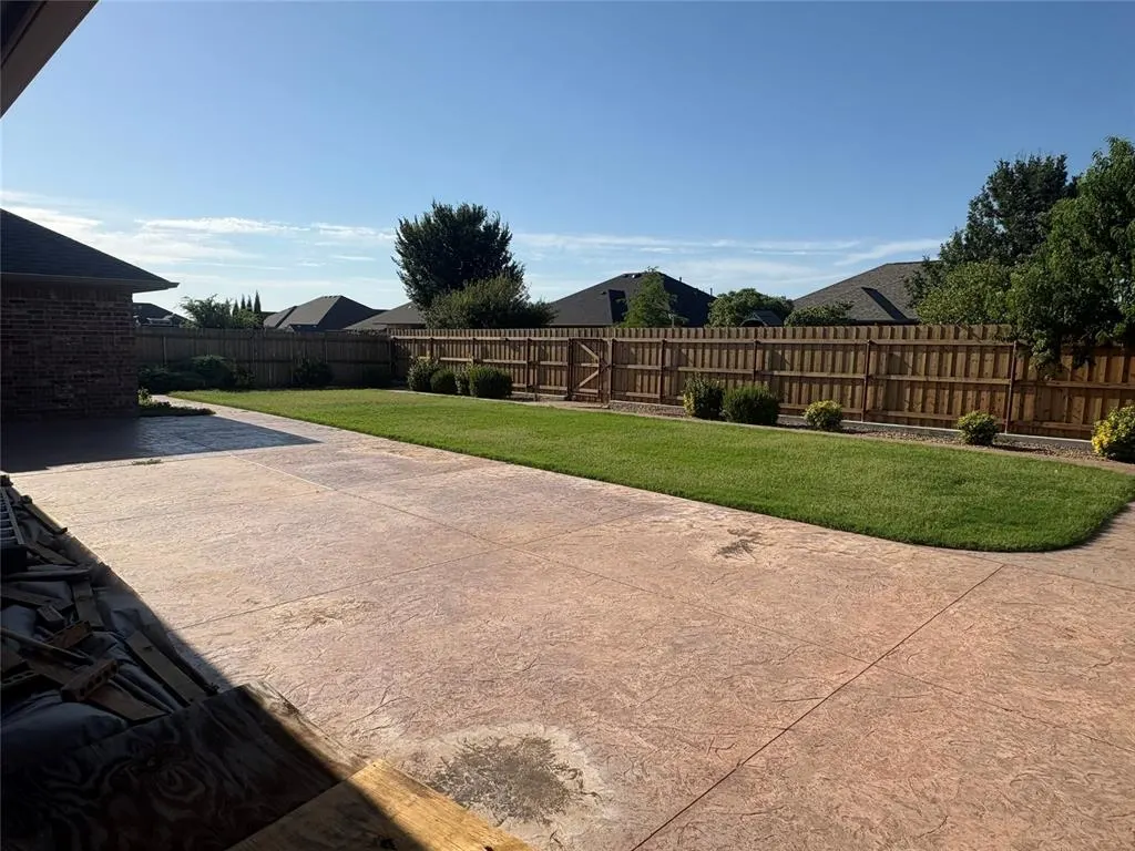 Photo 32 — 912 Stephanie Lane, Altus, OK 73521