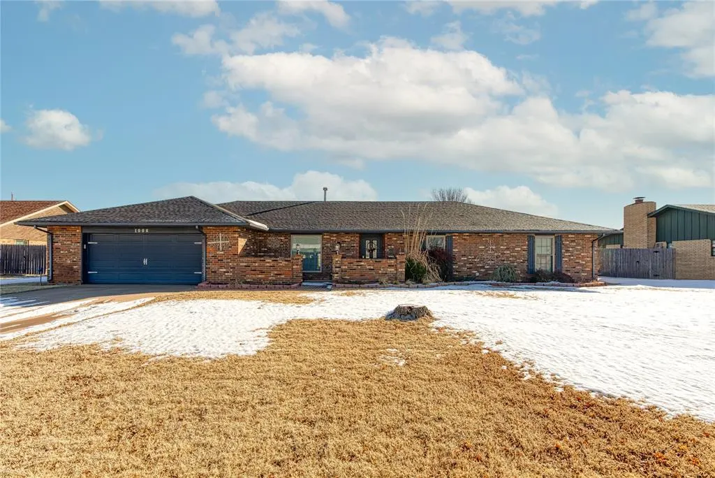 Front exterior — 1006 Lera Lane, Elk City, OK 73644