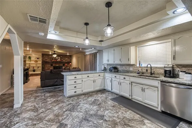 Photo 8 — 1006 Lera Lane, Elk City, OK 73644