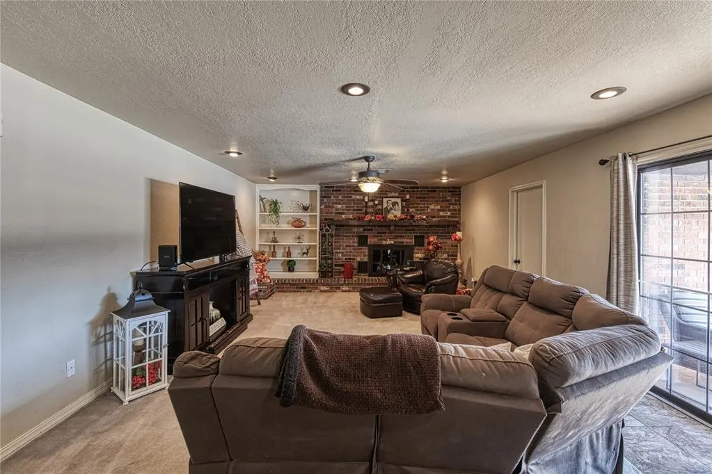 Photo 5 — 1006 Lera Lane, Elk City, OK 73644