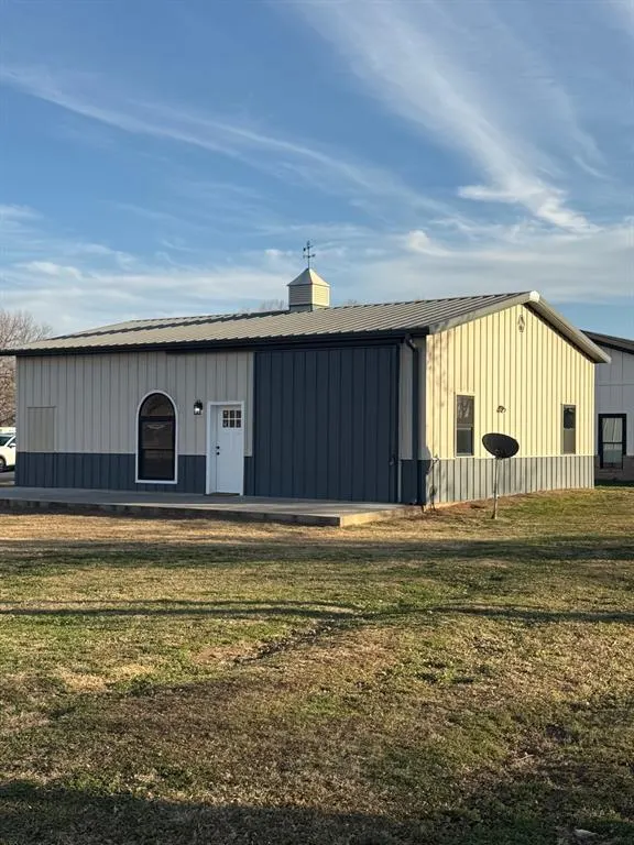 Photo 2 — 300 Braid Lane, McLoud, OK 74851