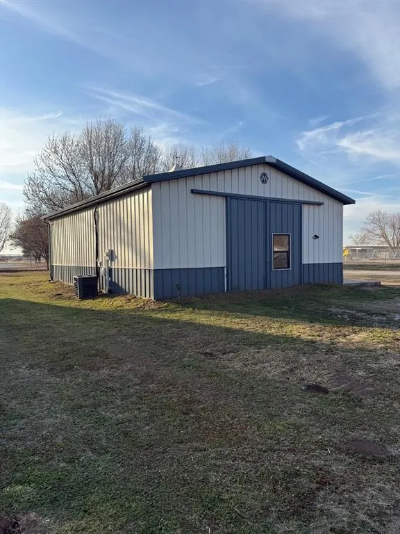 Photo 3 — 300 Braid Lane, McLoud, OK 74851