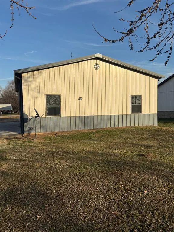 Photo 6 — 300 Braid Lane, McLoud, OK 74851