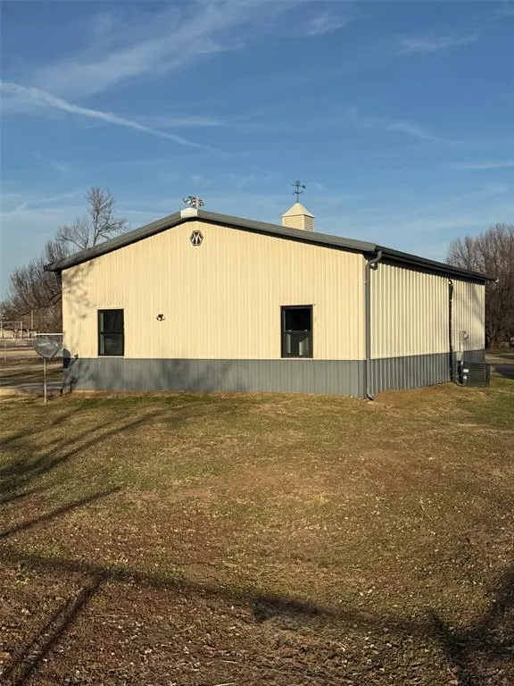 Photo 7 — 300 Braid Lane, McLoud, OK 74851