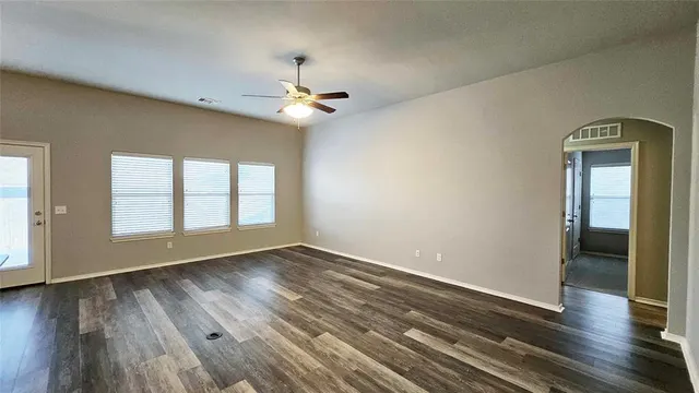Photo 4 — 719 Mossy Road, Norman, OK 73069