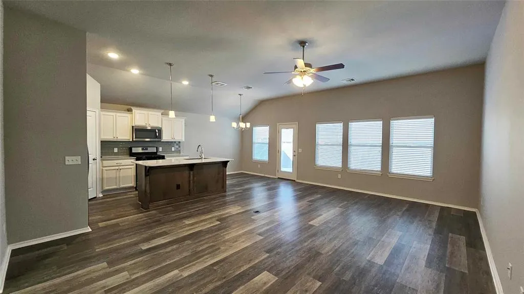 Photo 5 — 719 Mossy Road, Norman, OK 73069