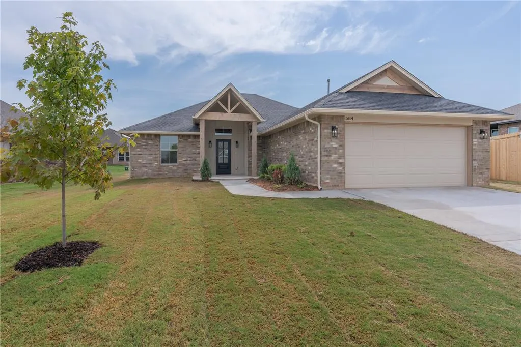 Photo 2 — 584 Hackberry Lane, Washington, OK 73093