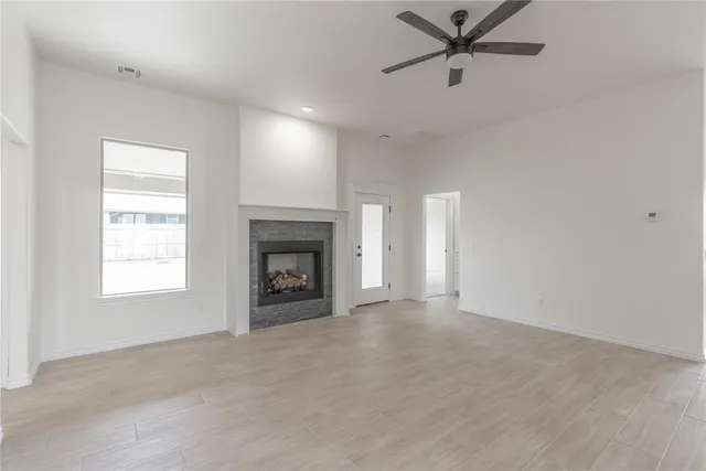 Photo 7 — 584 Hackberry Lane, Washington, OK 73093