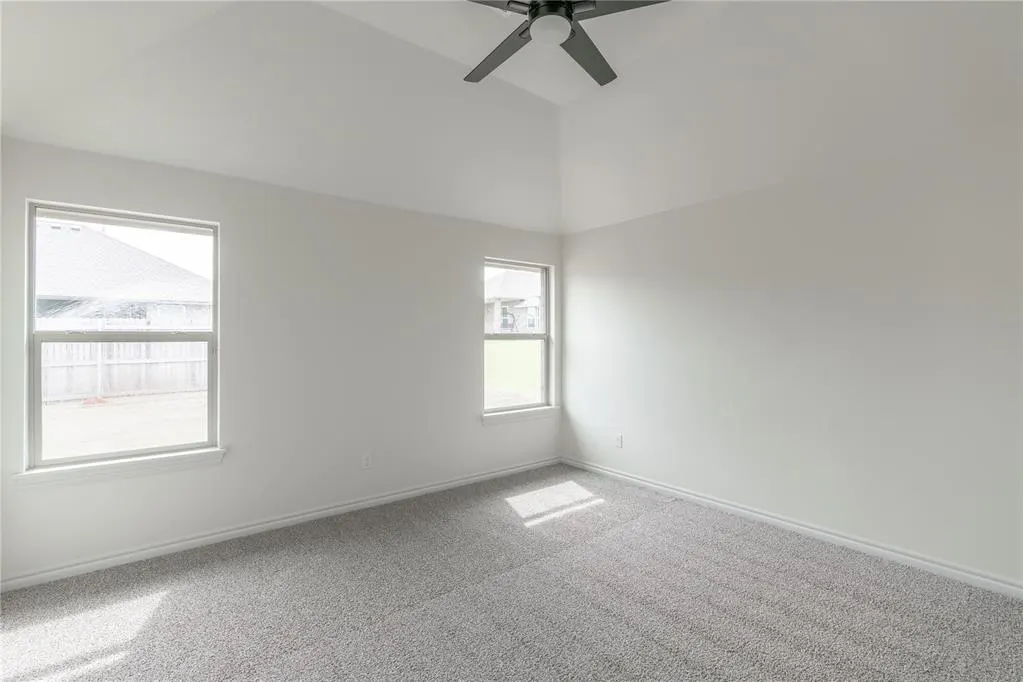 Photo 19 — 584 Hackberry Lane, Washington, OK 73093