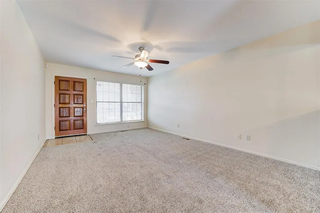 Photo 5 — 6341 N Hammond Avenue, Warr Acres, OK 73122