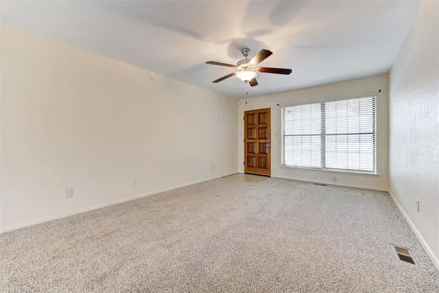 Photo 6 — 6341 N Hammond Avenue, Warr Acres, OK 73122