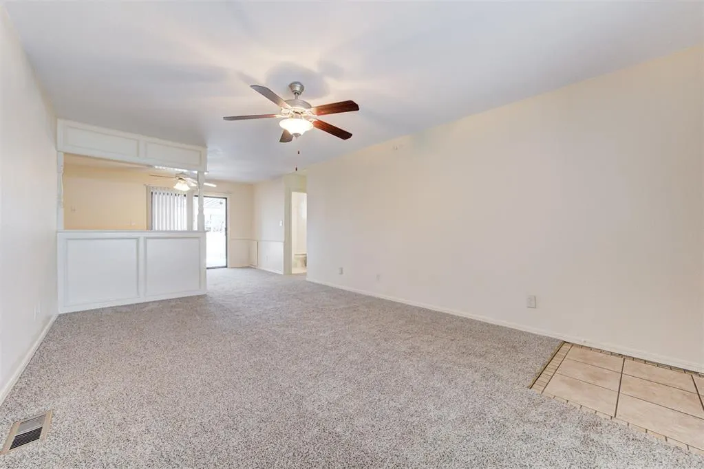 Photo 7 — 6341 N Hammond Avenue, Warr Acres, OK 73122