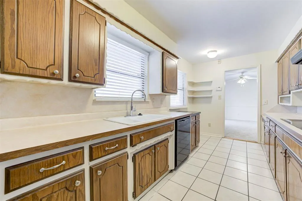 Photo 16 — 6341 N Hammond Avenue, Warr Acres, OK 73122