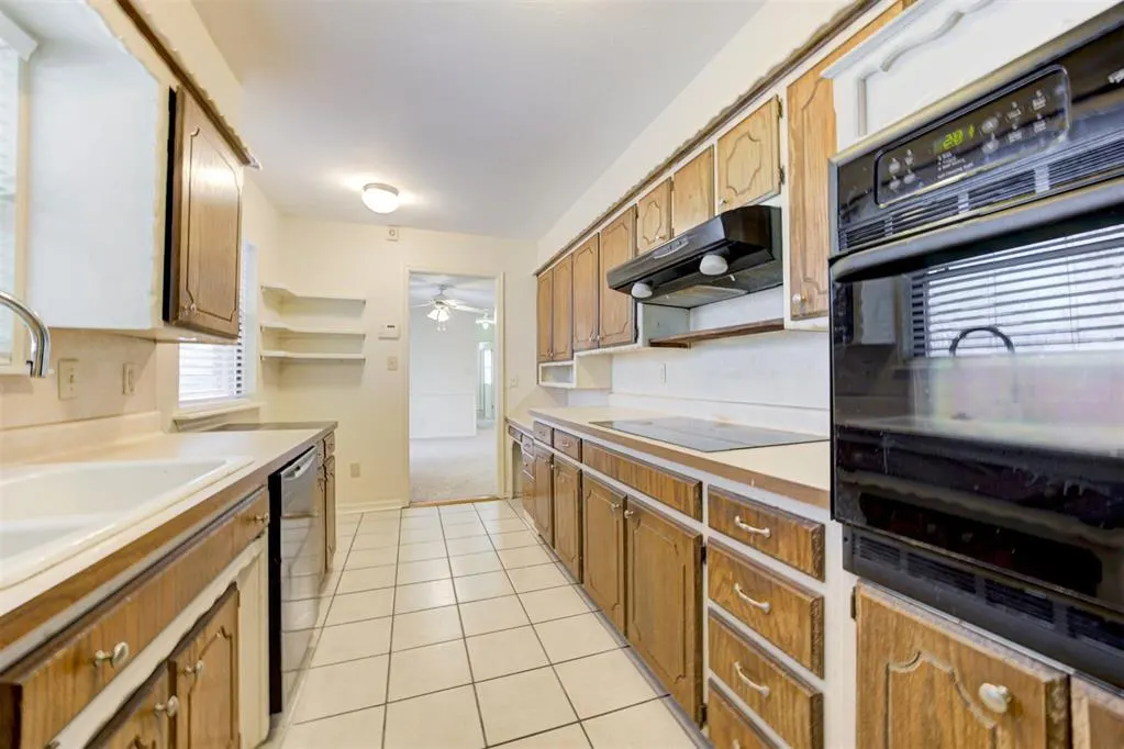 Photo 17 — 6341 N Hammond Avenue, Warr Acres, OK 73122