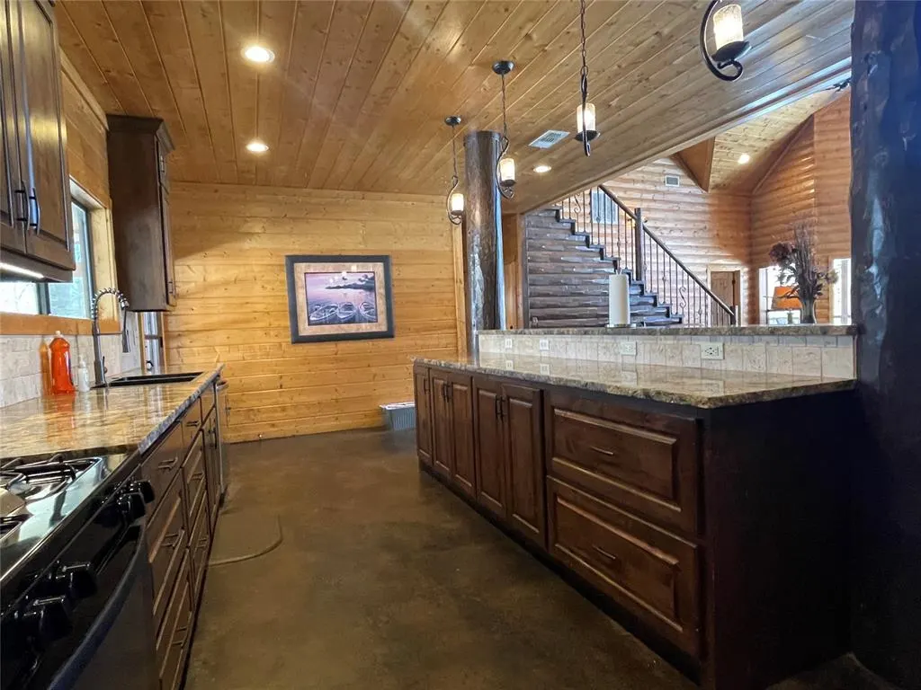 Photo 10 — 72 Dry Fly Lane, Broken Bow, OK 74728