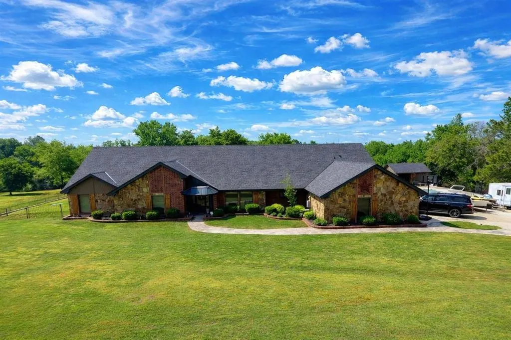 Front exterior — 106 Quail Run Road, Seminole, OK 74868