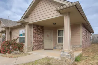 Sold home at 913 SW 92nd Street
