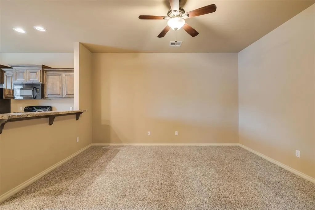 Photo 9 — 913 SW 92nd Street, Oklahoma City, OK 73139
