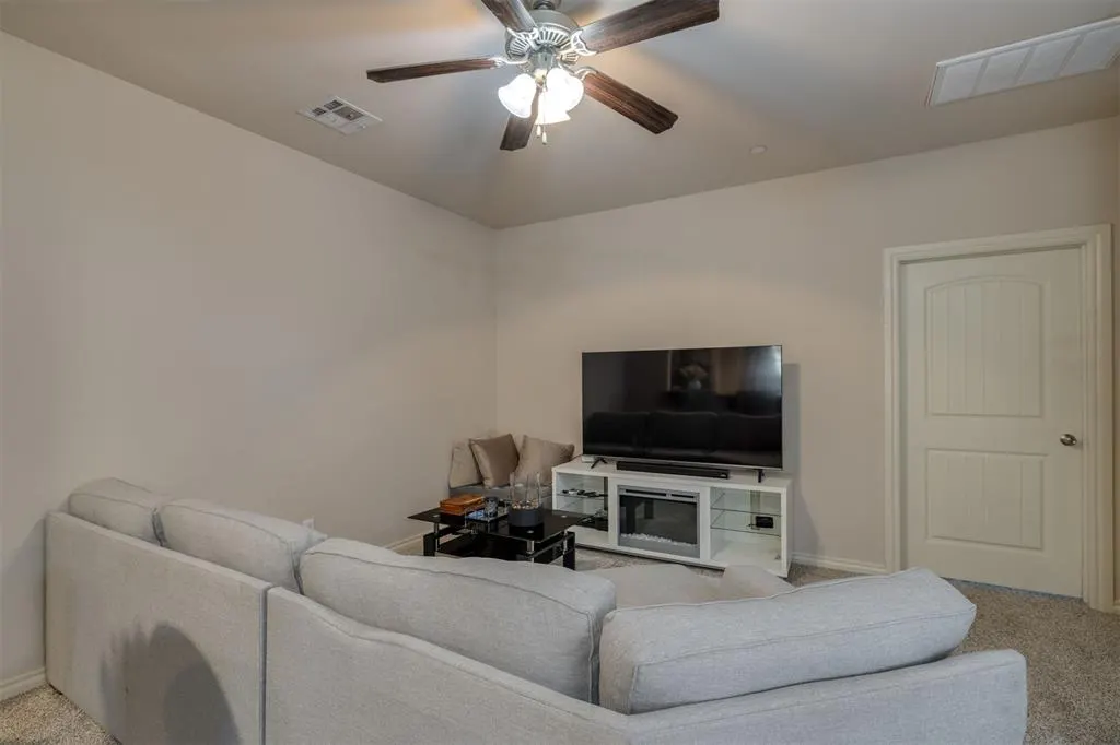 Photo 11 — 1001 SW 92nd Street, Oklahoma City, OK 73139