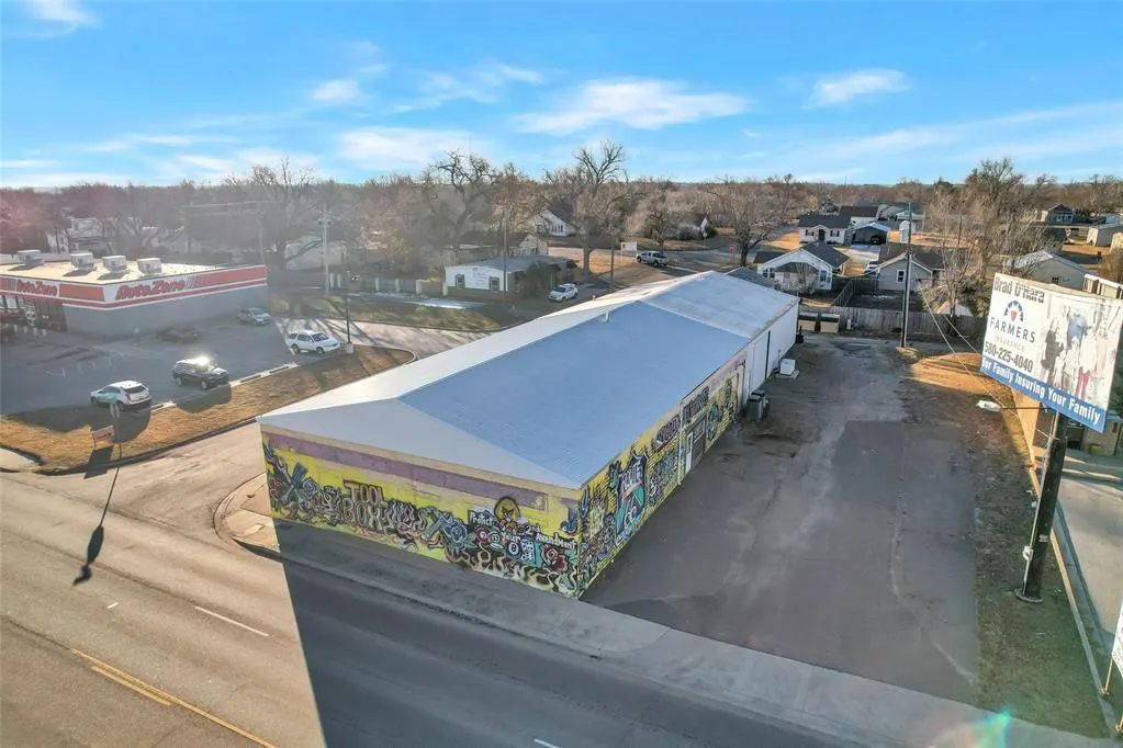 Photo 3 — 1402 W 3rd Street, Elk City, OK 73644