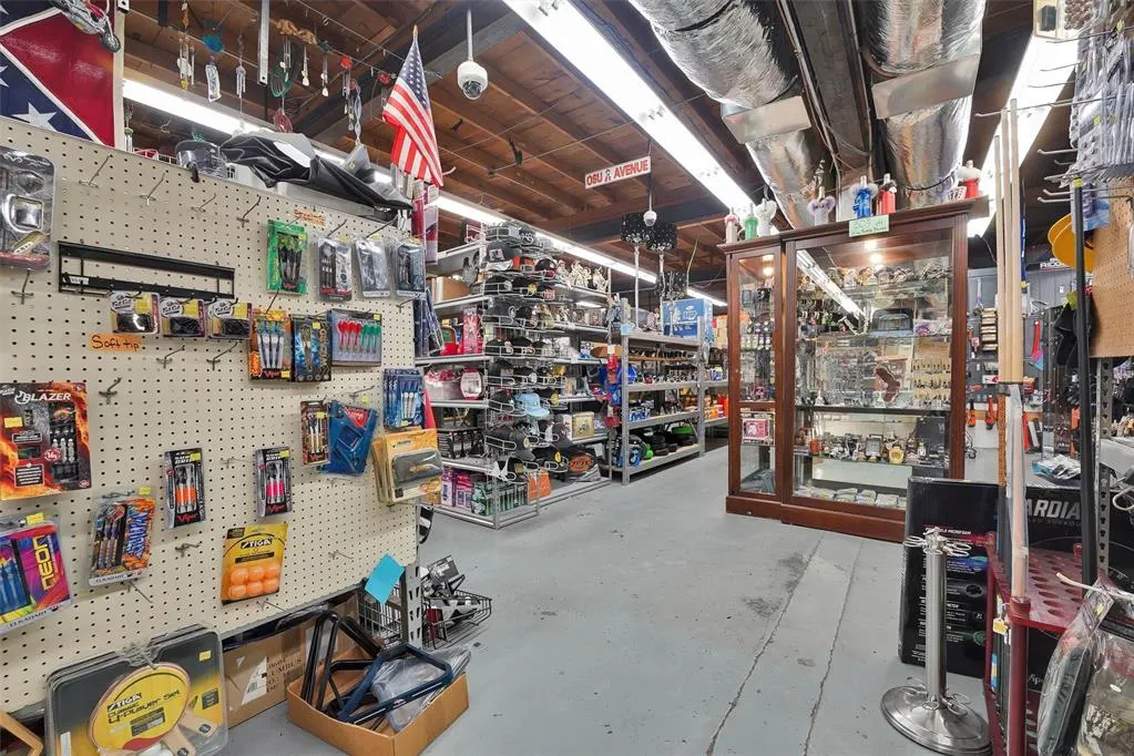 Photo 16 — 1402 W 3rd Street, Elk City, OK 73644