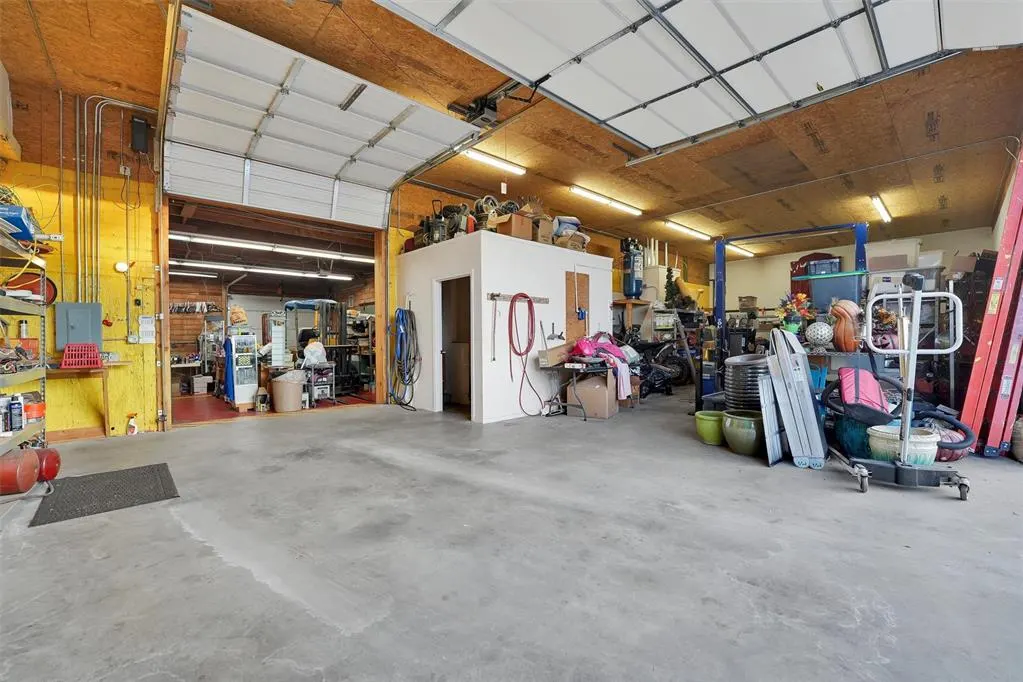 Photo 30 — 1402 W 3rd Street, Elk City, OK 73644