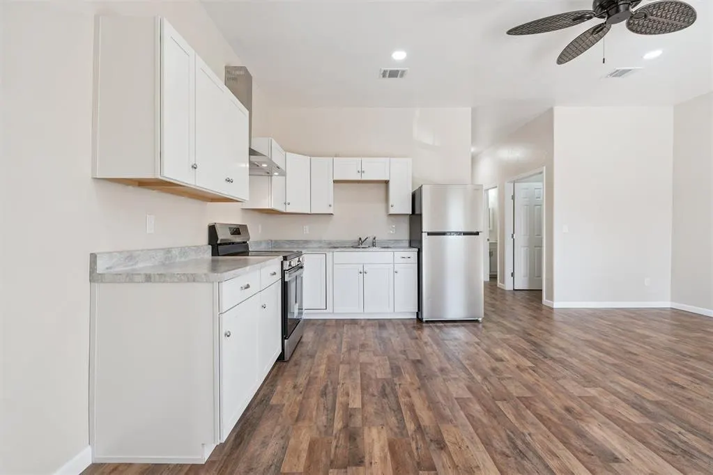 Photo 10 — 218 E 8th Street, Chandler, OK 74834