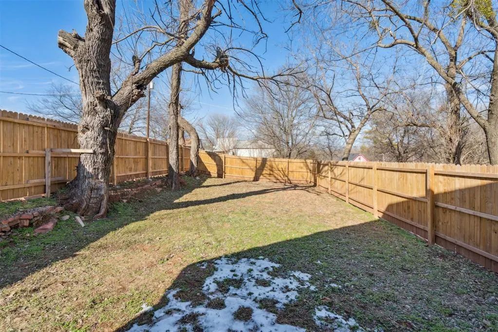 Photo 32 — 218 E 8th Street, Chandler, OK 74834