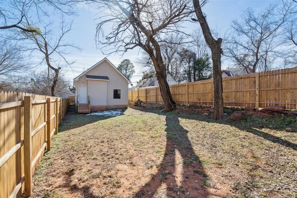 Photo 34 — 218 E 8th Street, Chandler, OK 74834
