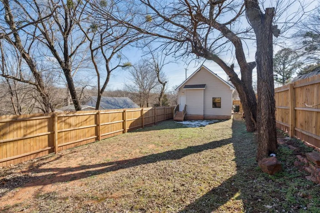 Photo 36 — 218 E 8th Street, Chandler, OK 74834