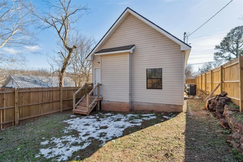 Photo 38 — 218 E 8th Street, Chandler, OK 74834