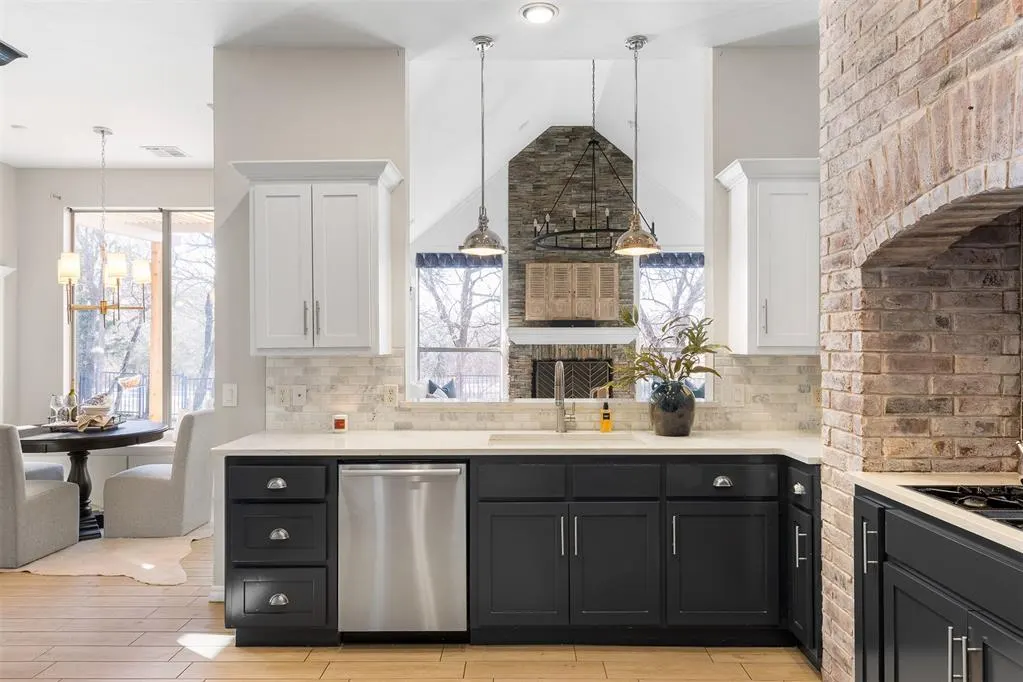 Photo 3 — 123 Lakeview Trail, Edmond, OK 73003
