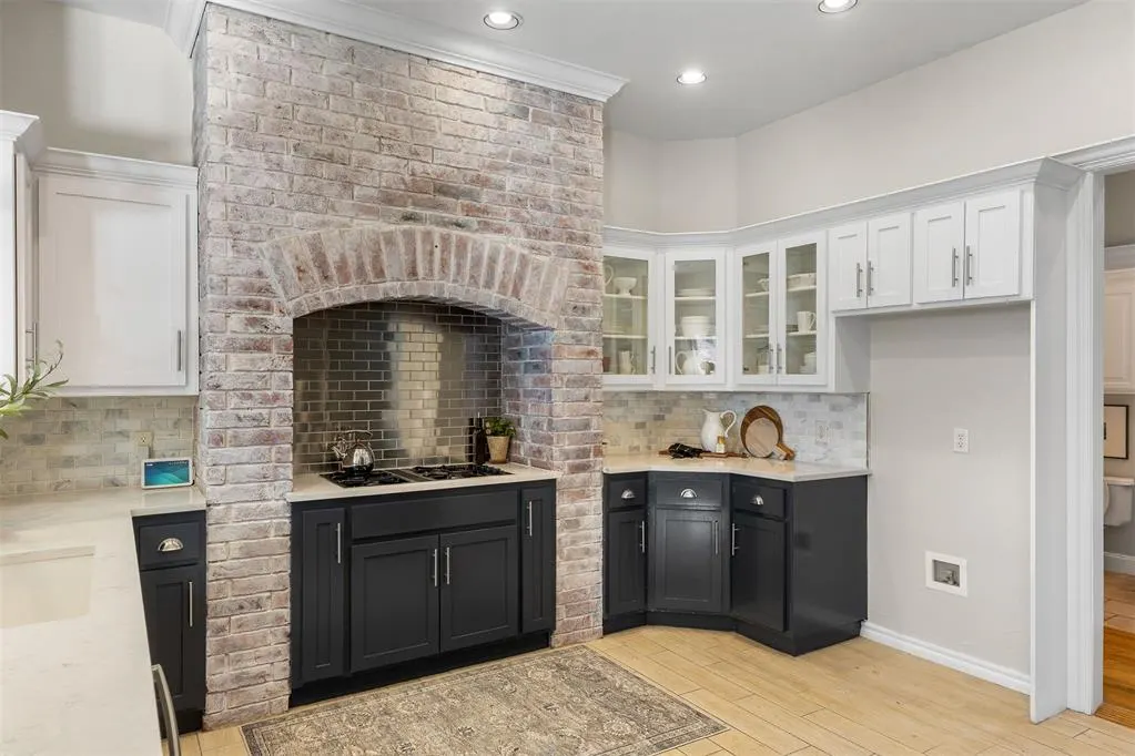 Photo 10 — 123 Lakeview Trail, Edmond, OK 73003