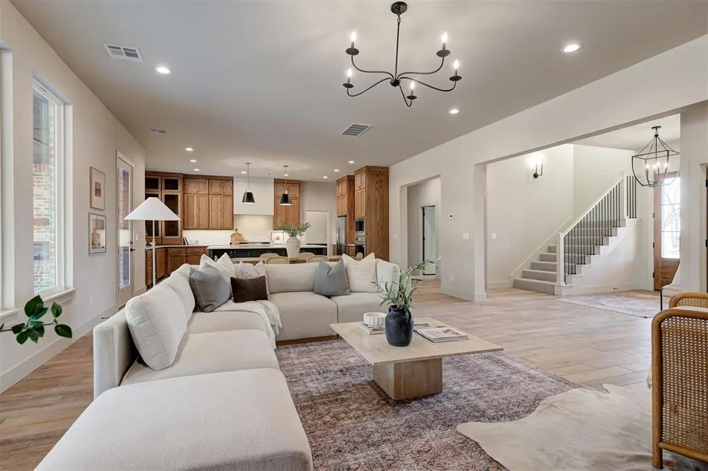 Photo 9 — 21205 Reserve Circle, Harrah, OK 73045