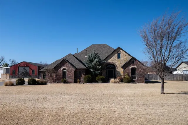 Front exterior — 3688 E Coyote Run, Piedmont, OK 73078