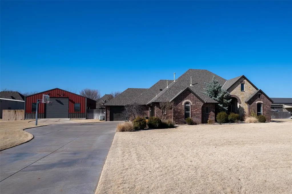 Photo 2 — 3688 E Coyote Run, Piedmont, OK 73078