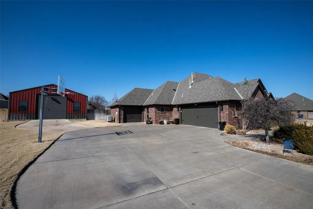 Photo 4 — 3688 E Coyote Run, Piedmont, OK 73078