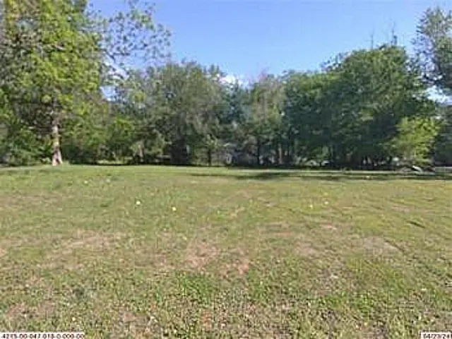 Photo 2 — 513 W Main Street, Tecumseh, OK 74873