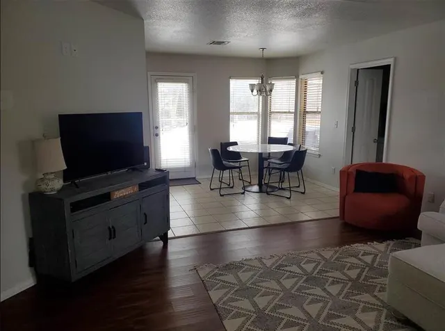 Photo 3 — 2317 E Sycamore Drive, Stillwater, OK 74075