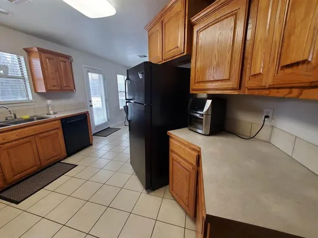 Photo 6 — 2317 E Sycamore Drive, Stillwater, OK 74075